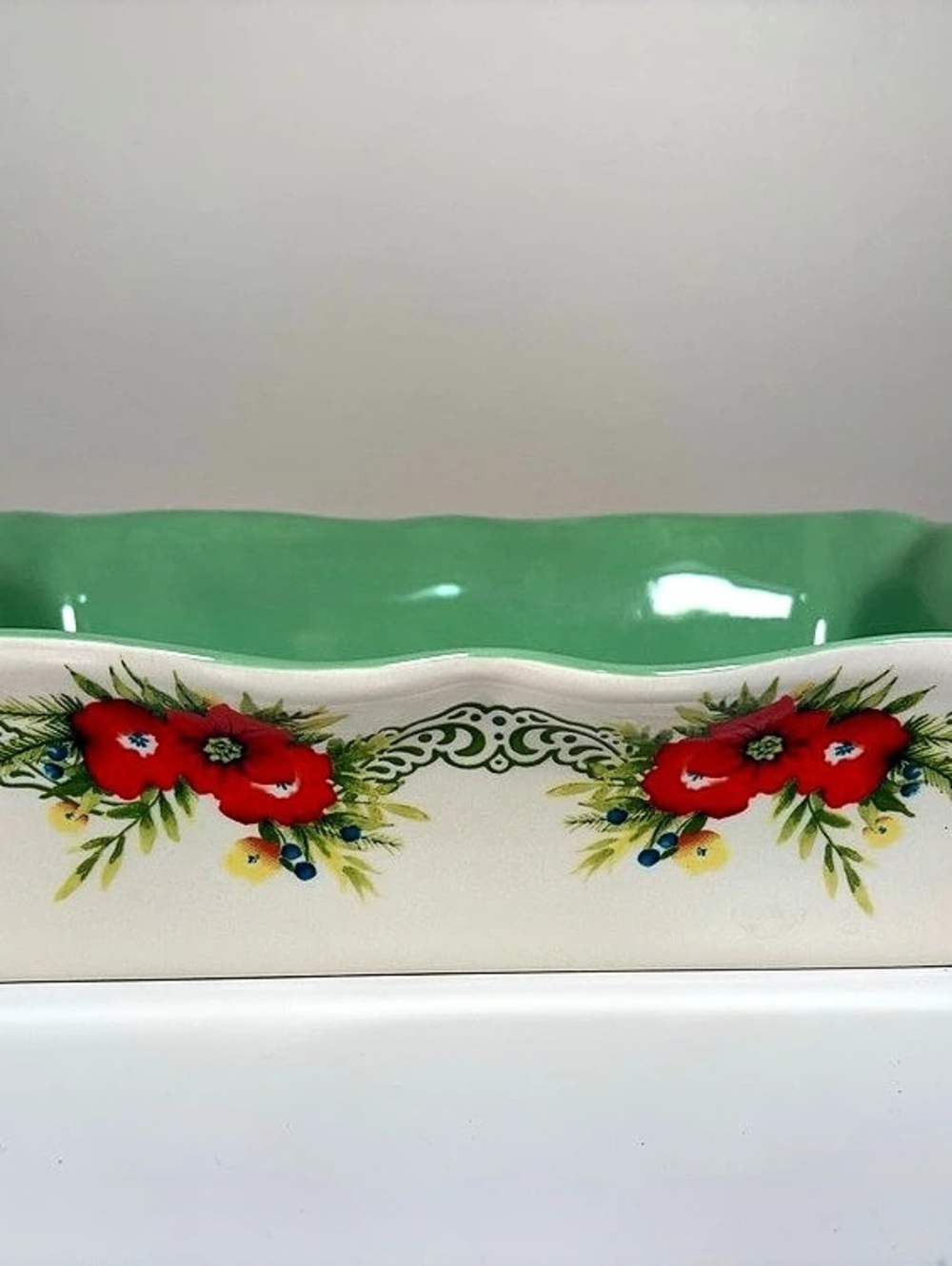 The Pioneer Woman Chrismas Collection 2018MNT Floral Green & White Serveware